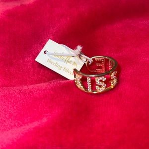 ❤️NEW!❤️ Isabella m. Sterling Silver -“Kiss Me”.